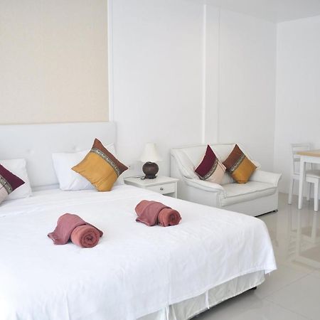 Maleewan Jomtien Hotel Bagian luar foto