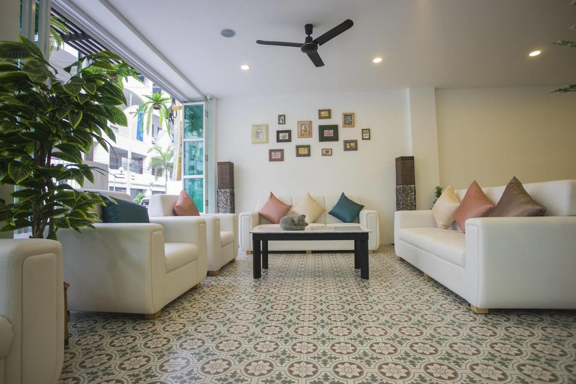 Maleewan Jomtien Hotel Bagian luar foto