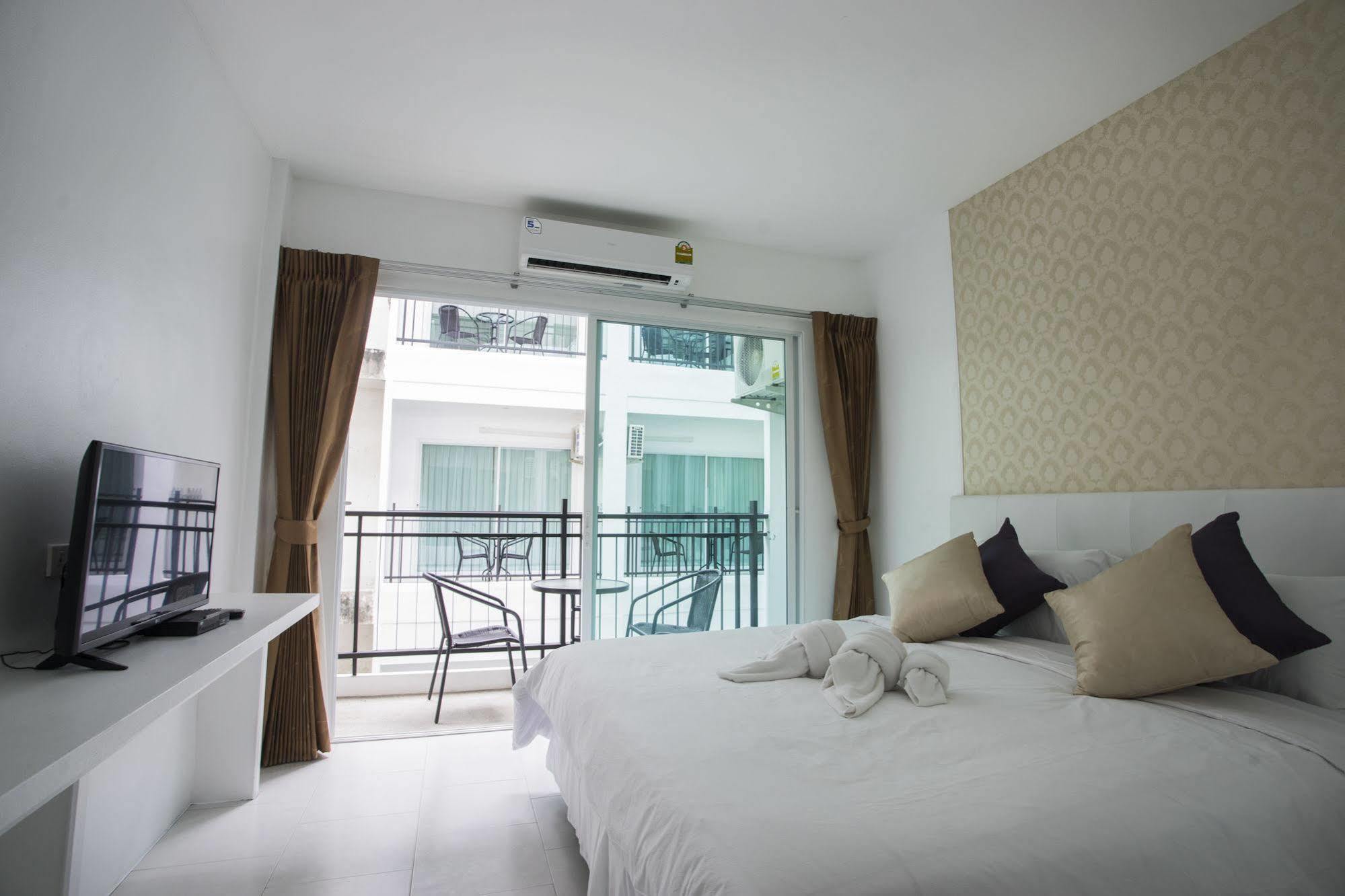 Maleewan Jomtien Hotel Bagian luar foto
